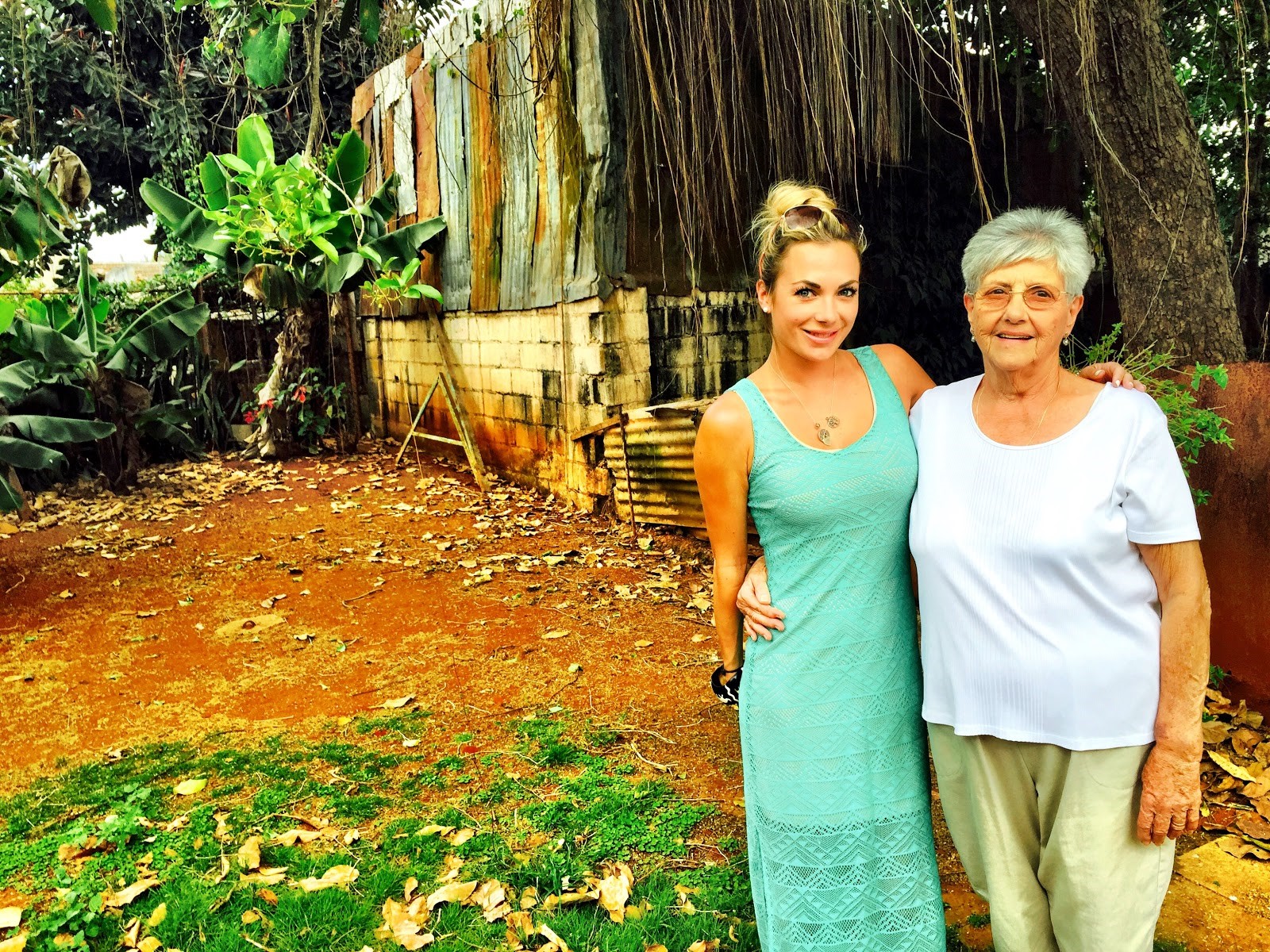 Alyssa and cousin in Cuba