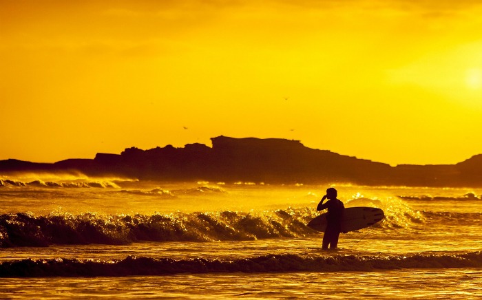 7 Ways To Have An Epic Gap Year - Surf Instructor