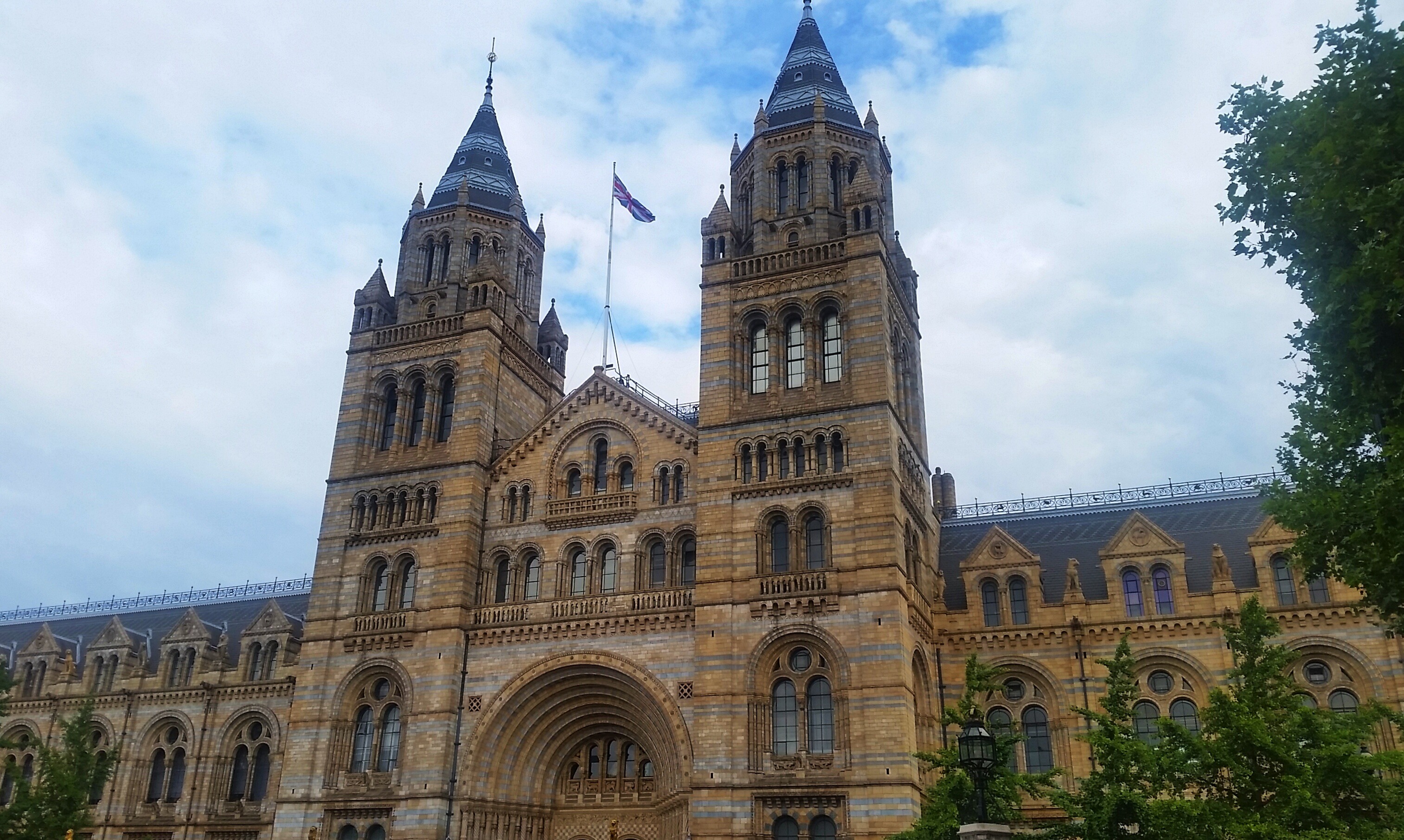 Natural History Museum, London - 20 Reasons To Travel To London In Your Twenties