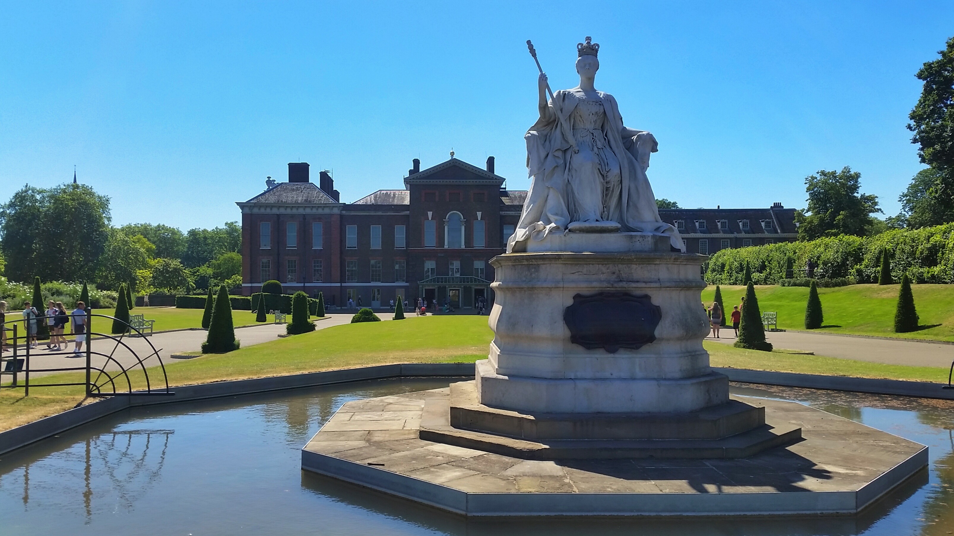 Kensington Palace, Kensington Gardens - 20 Reasons To Travel To London In Your Twenties