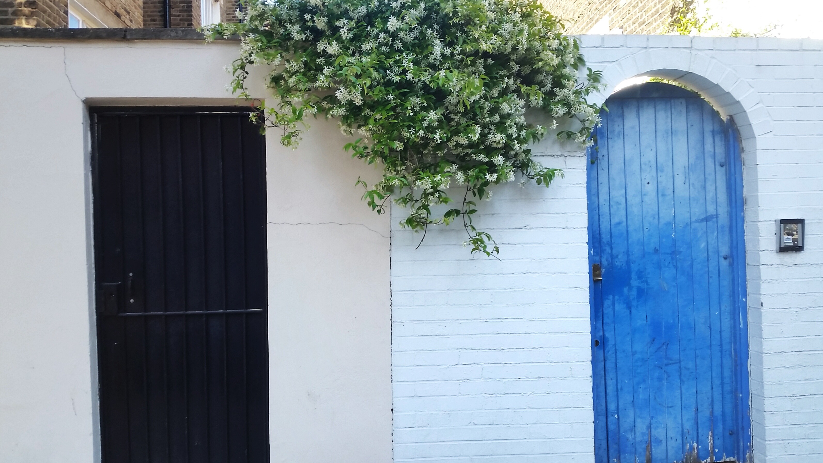 Notting Hill - 20 Reasons To Travel To London In Your Twenties