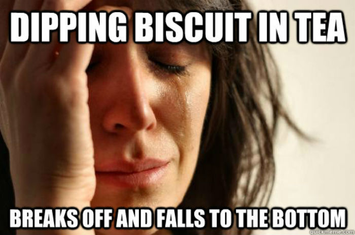 biscuit in tea