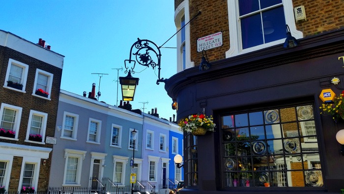 Notting Hill pub | Things to do in London: A globetrotters' guide to getting blissfully lost in the backstreets of Notting Hill and Portobello Road Market.
