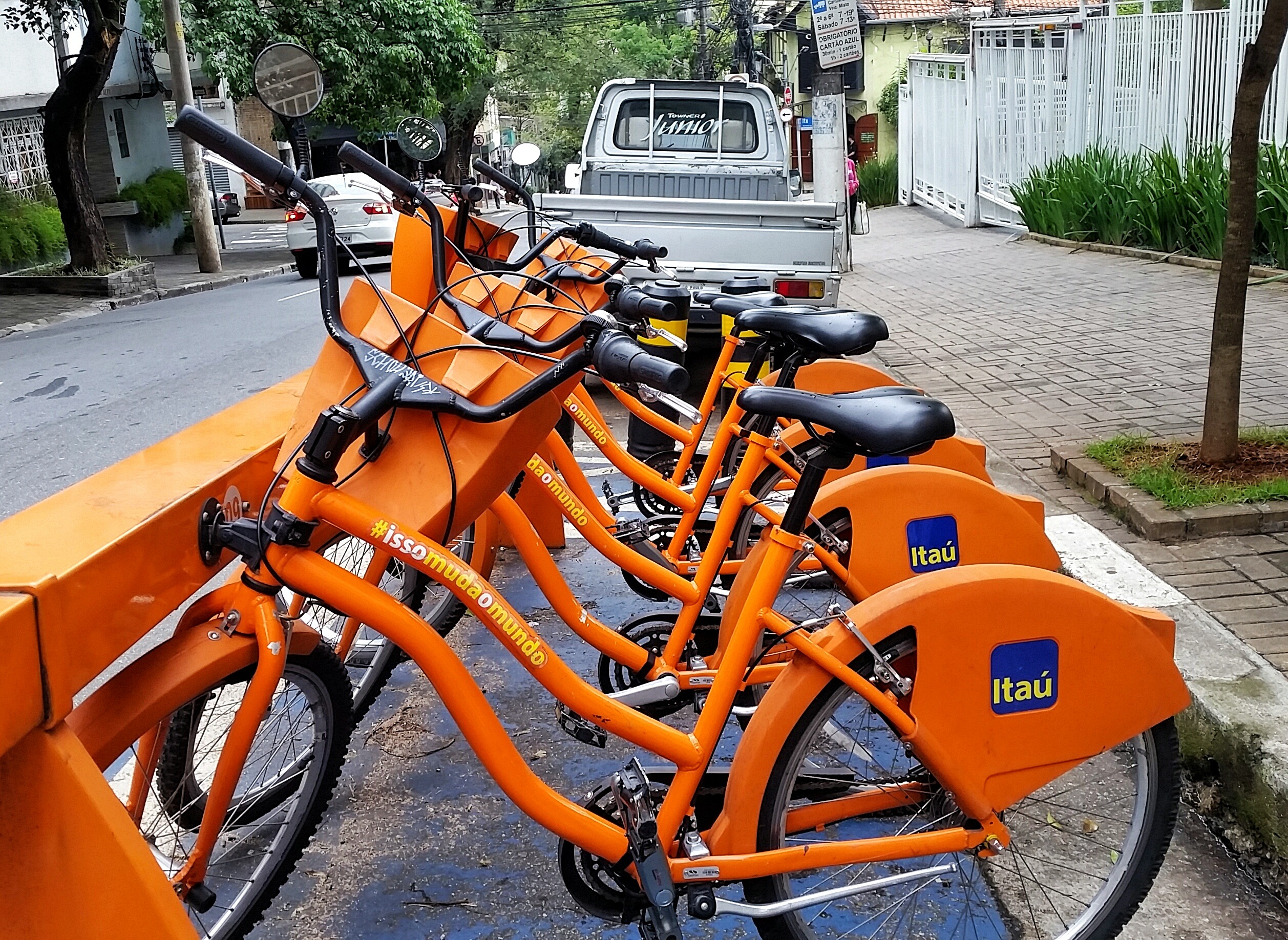 Cheap bicycle hire in São Paulo - Itaú bicycles