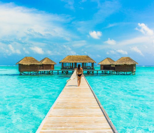 Interview: Couple From Luxury Travel Blog, No Destinations Reveal How They Travel Full Time - No Destinations in the Maldives