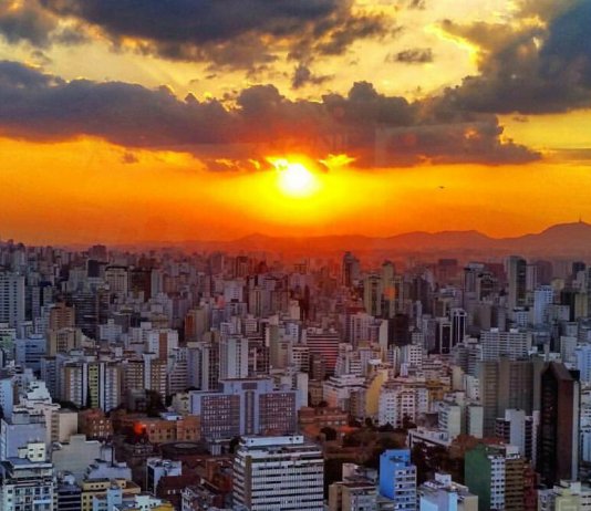 The incredible sunset over São Paulo from Terraço Italia