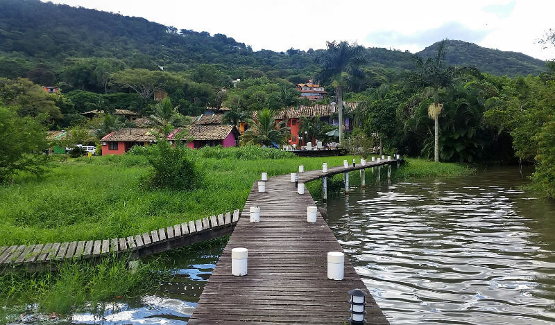 Hotel Saint Germain, Florianópolis - Are you looking for an affordable yet relaxing hotel in Florianópolis, Brazil? Check out our Florianópolis hotel review of Hotel Saint Germain, located on the lake in Lagoa da Conceicão!