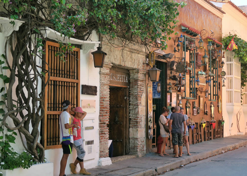 Cartagena Colombia walled city | A Quick Guide To Cartagena Colombia Travel In 2016