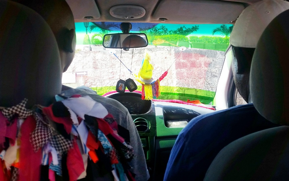 Taxi in Colombia | What To Expect On A Day Trip To Playa Blanca Colombia
