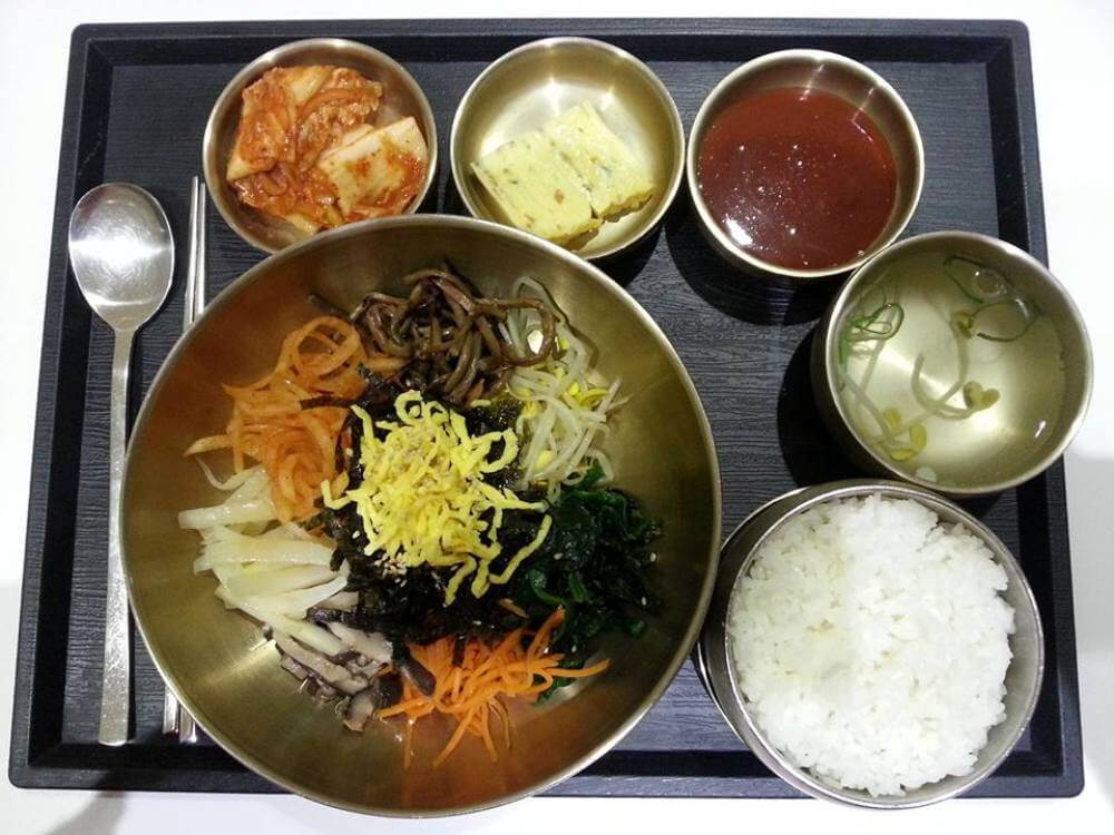 Korean food bibimbap-Insider’s Guide: Essential Seoul Travel Tips You Need To Know Before Visiting
