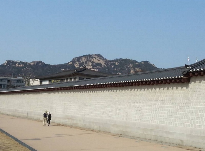 Gyeongbok Palace Wall | Insider’s Guide: Essential Seoul Travel Tips You Need To Know Before Visiting