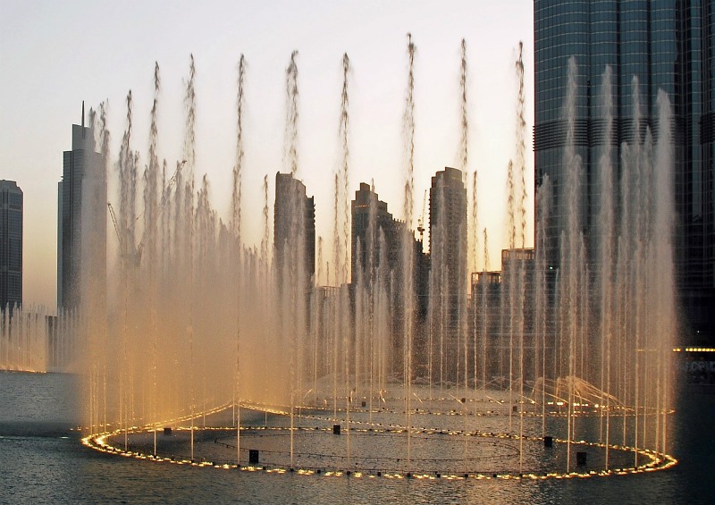 Dubai Fountains | Planning a short trip to Dubai? Read this first...