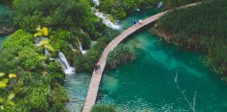 Planning a trip to Croatia and looking for inspiration & advice? In this interview, 2 female travelers share their top Croatia travel tips after visiting.