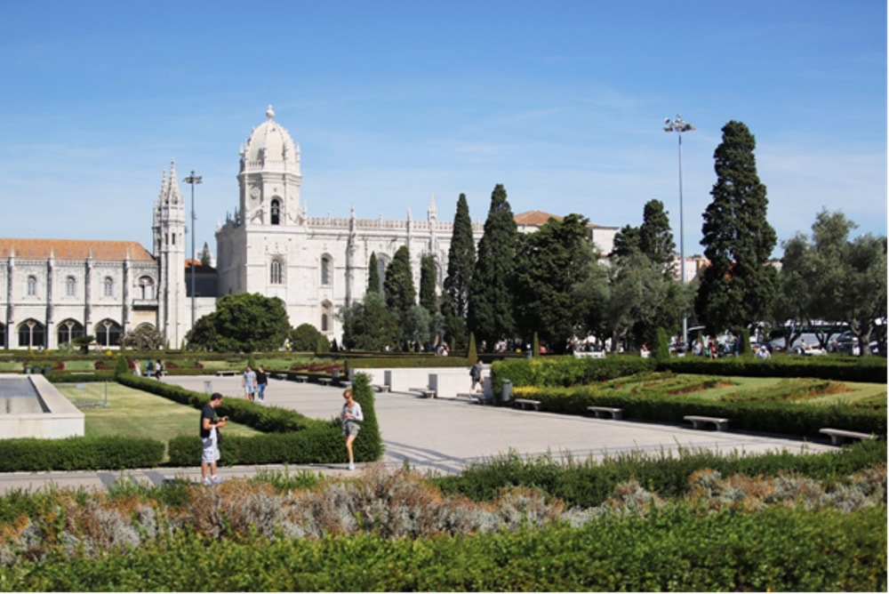 Mosteiro dos Jeronimos gardens, Portugal - How to travel more