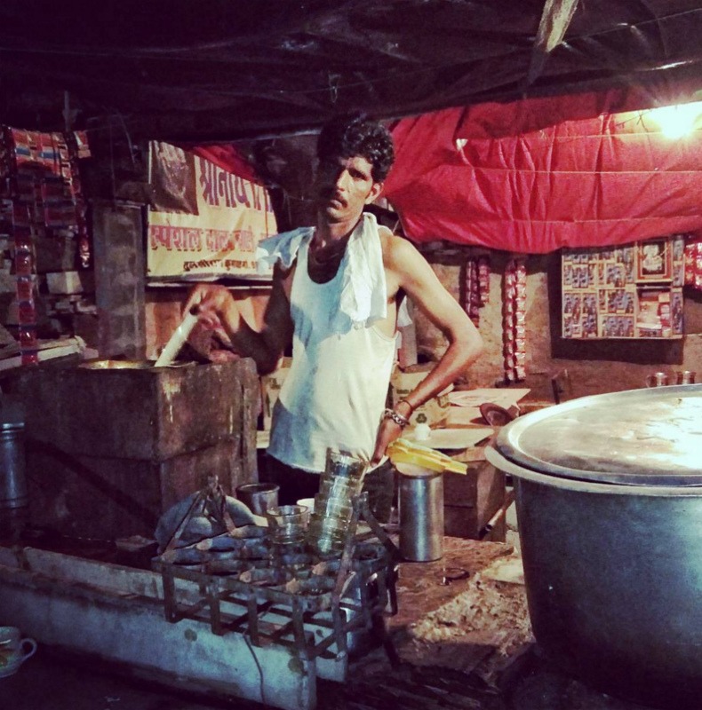 Local street stall owner | Essential India Travel Tips You Need To Know Before Visiting