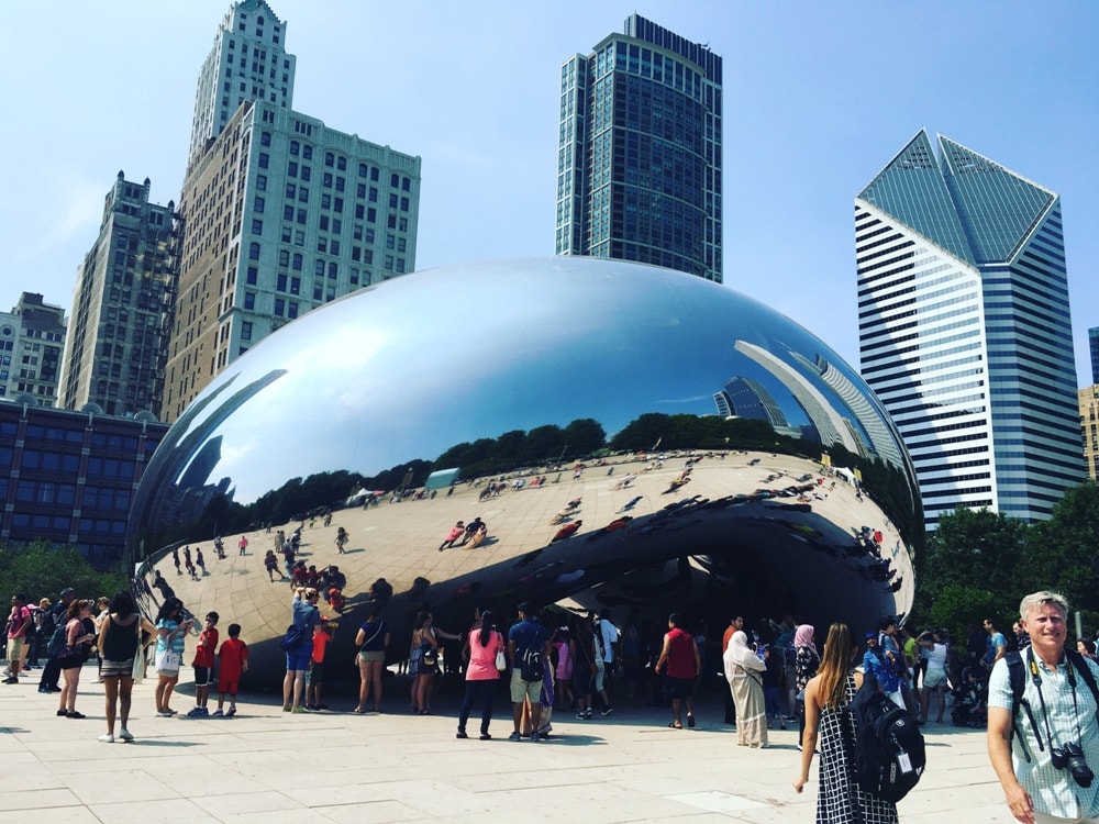 Cloud gate (aka the giant bean) Chicago, IL - budget North America Travel Tips 