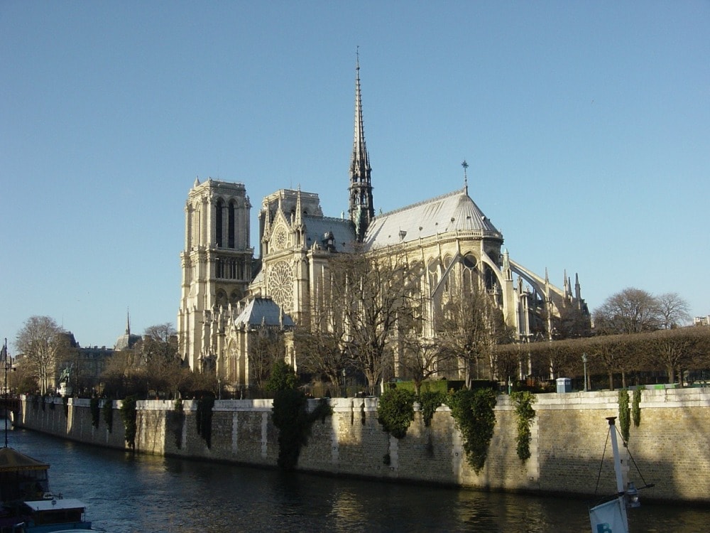 Notre Damme - Paris travel tips