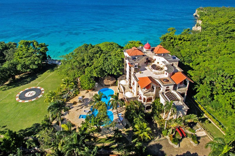 Luxury villa in The Dominican Republic - book high-end luxury villas on Airbnb