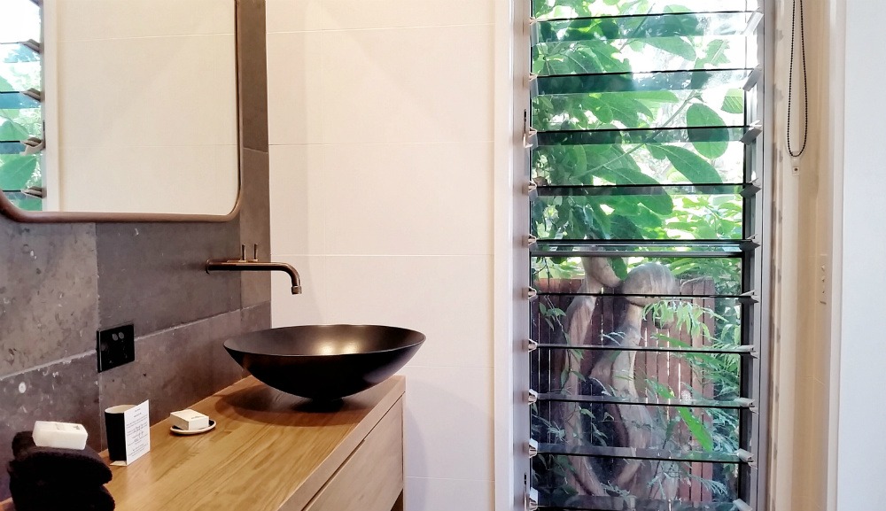 Boutique Byron Bay Accommodation: 28 Degrees Byron Bay Review - Ensuite