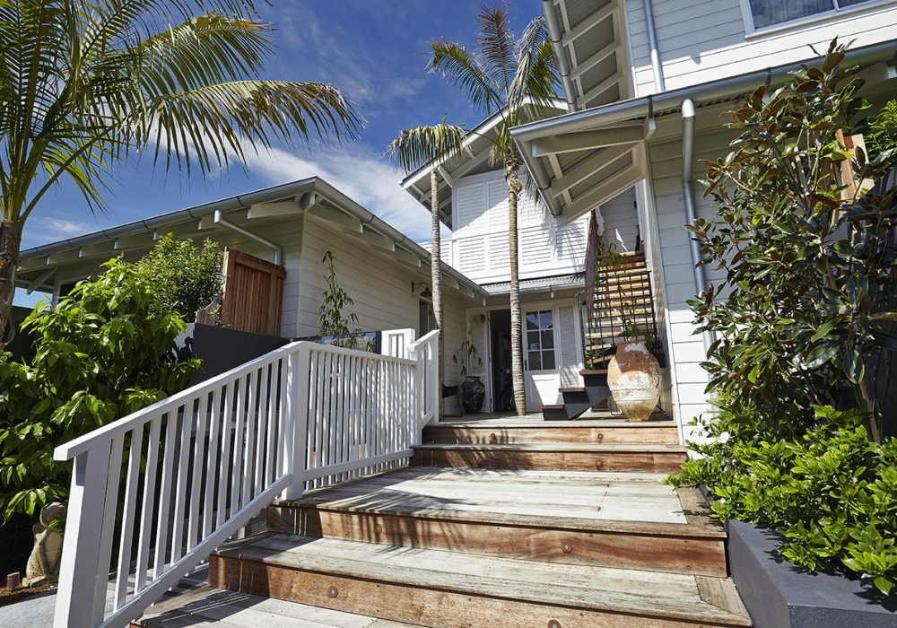 Boutique Byron Bay Accommodation: 28 Degrees Byron Bay Review - Exterior