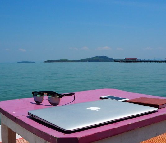 Thinking about becoming a digital nomad? Want to run your business from the beach? Here are 4 digital nomad challenges you may face working on the road...