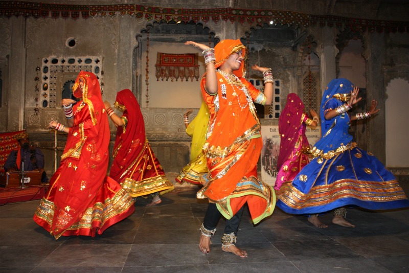 Traditional Rajasthani clothing: Udaipur to Pindwara road trip