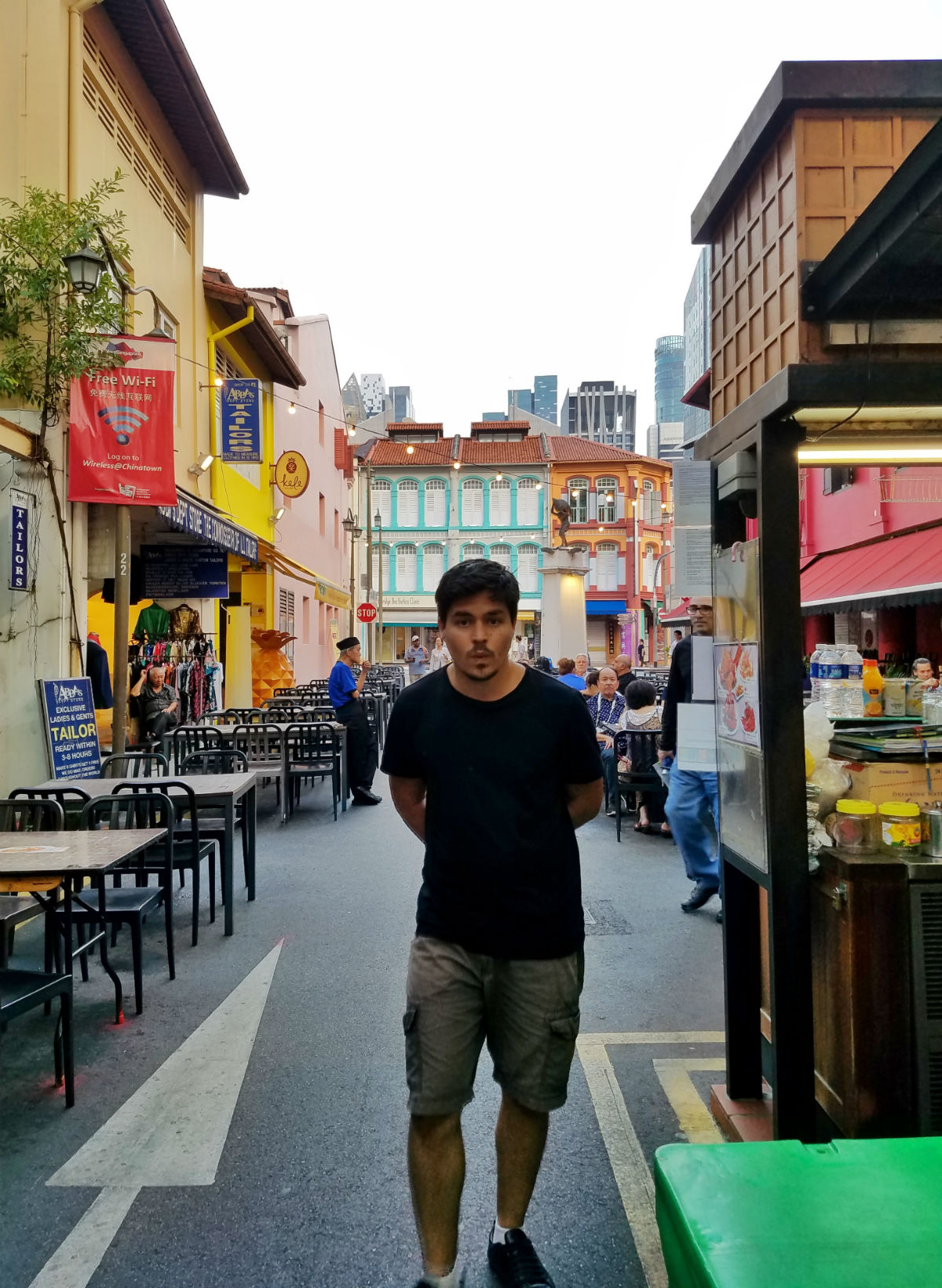 48 hour Singapore travel itinerary: Wander the streets (Chinatown)
