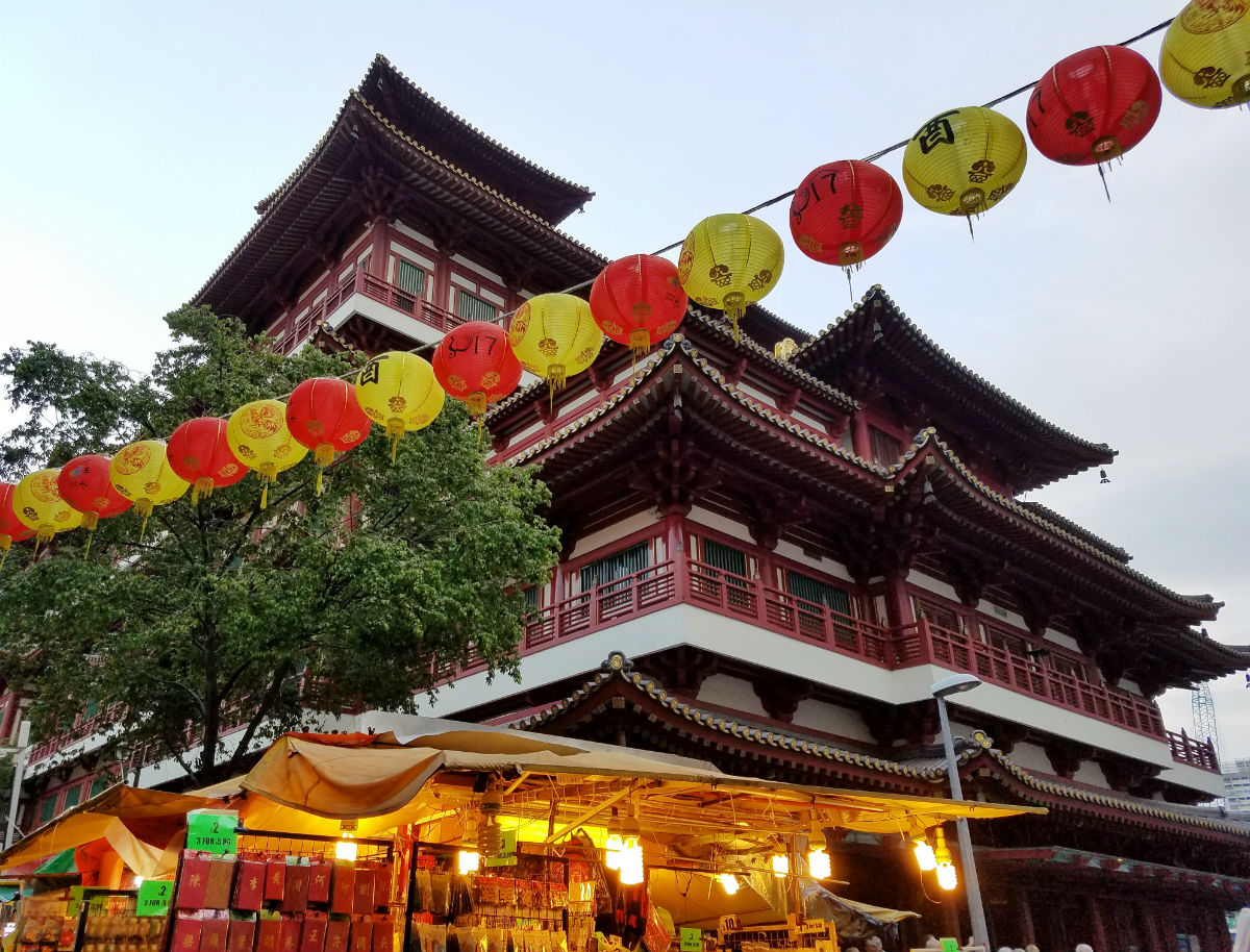 48 hour Singapore travel itinerary: Buddha Tooth Relic Temple Chinatown