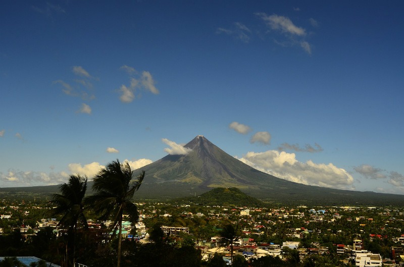 Reasons to visit the Philippines - Mayon Volcano