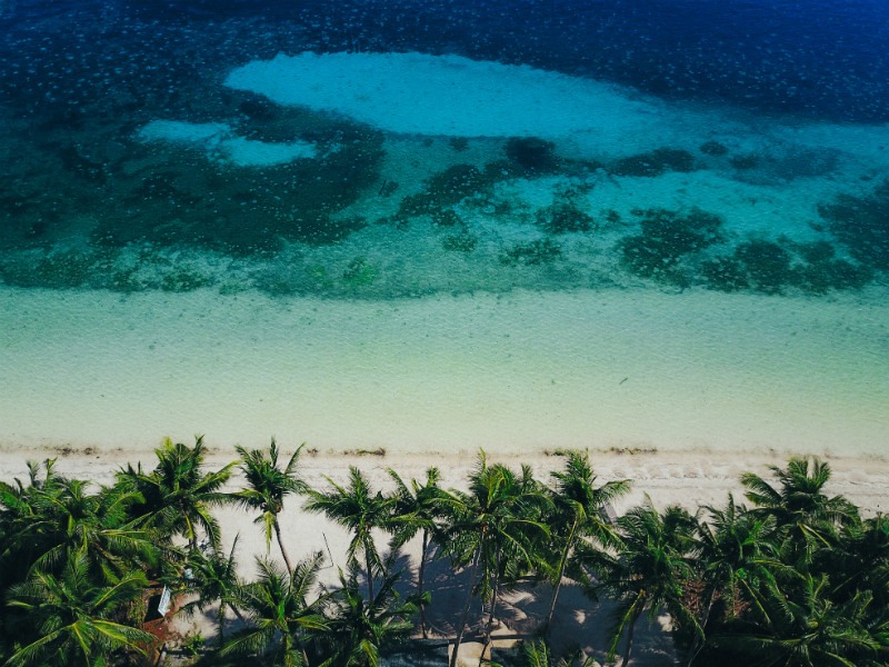 Reasons to visit the Philippines - Endless sandy beaches