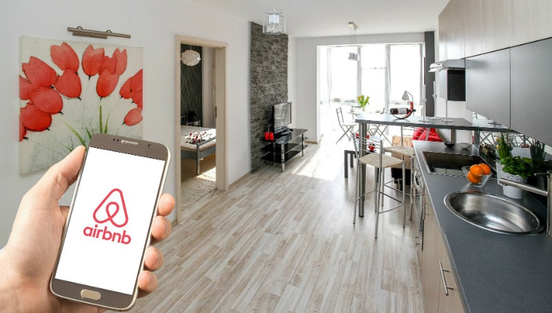 What Airbnb Property Managers Need to Know: Why Some Business Travelers Use Airbnb and Others Don’t