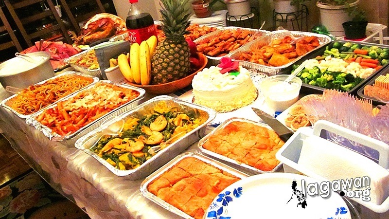 Delicious Noche Buena for the Filipino family.