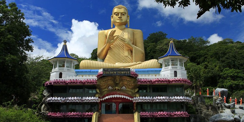 The historic Dambullah Cave Temple