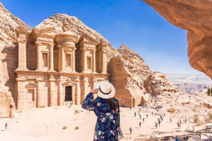 8 Travel Tips for Women Traveling in the Middle East