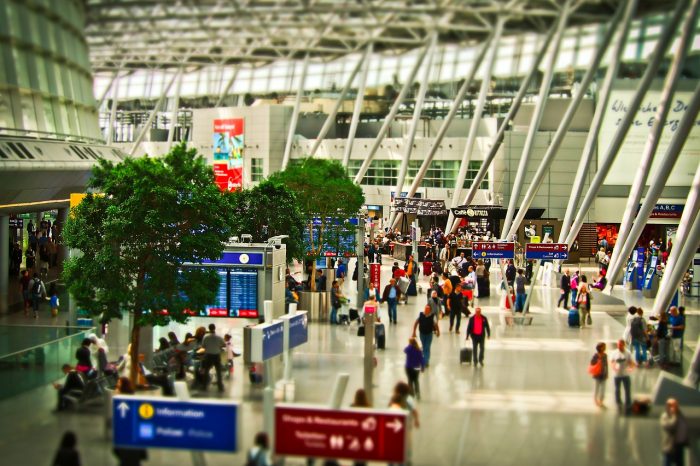 3 Hacks to Avoid Airport Long Lines