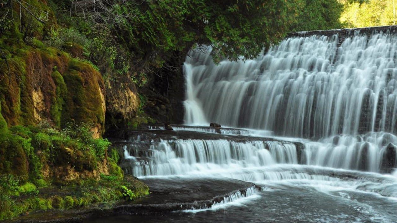 See the 7 Most Beautiful Waterfalls to Visit Around the World