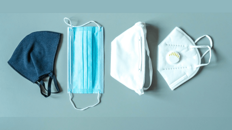 These Are the Items Travelers Should Always Carry on the Plane