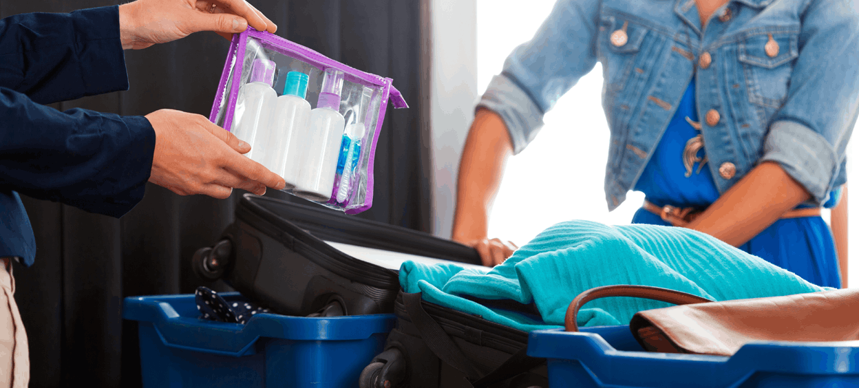 These Are the Items Travelers Should Always Carry on the Plane