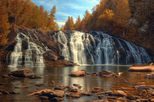Famous Waterfalls in the US that Everyone Should See at Least Once